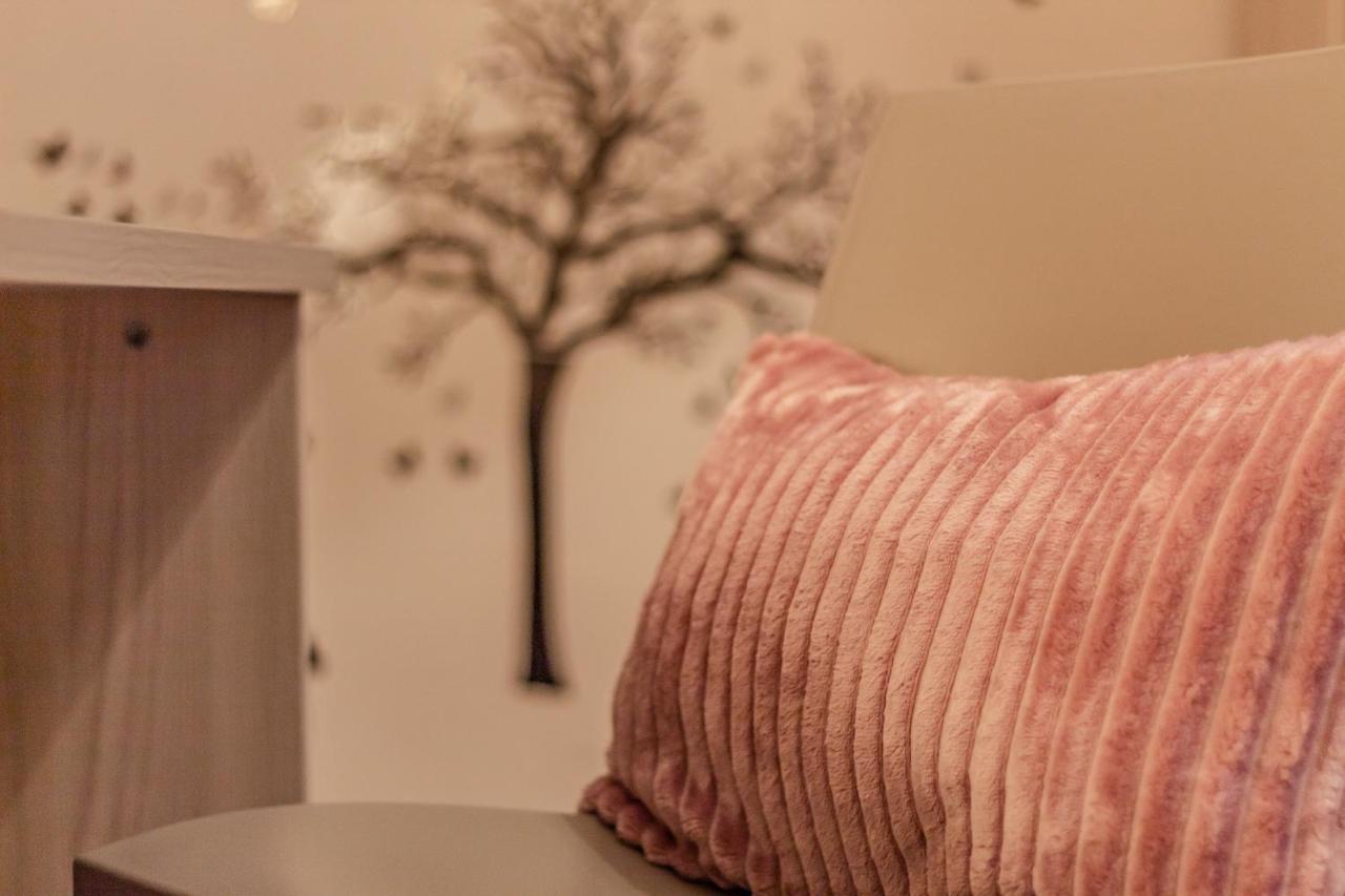 La Casa Rosa Apartment Терни Екстериор снимка