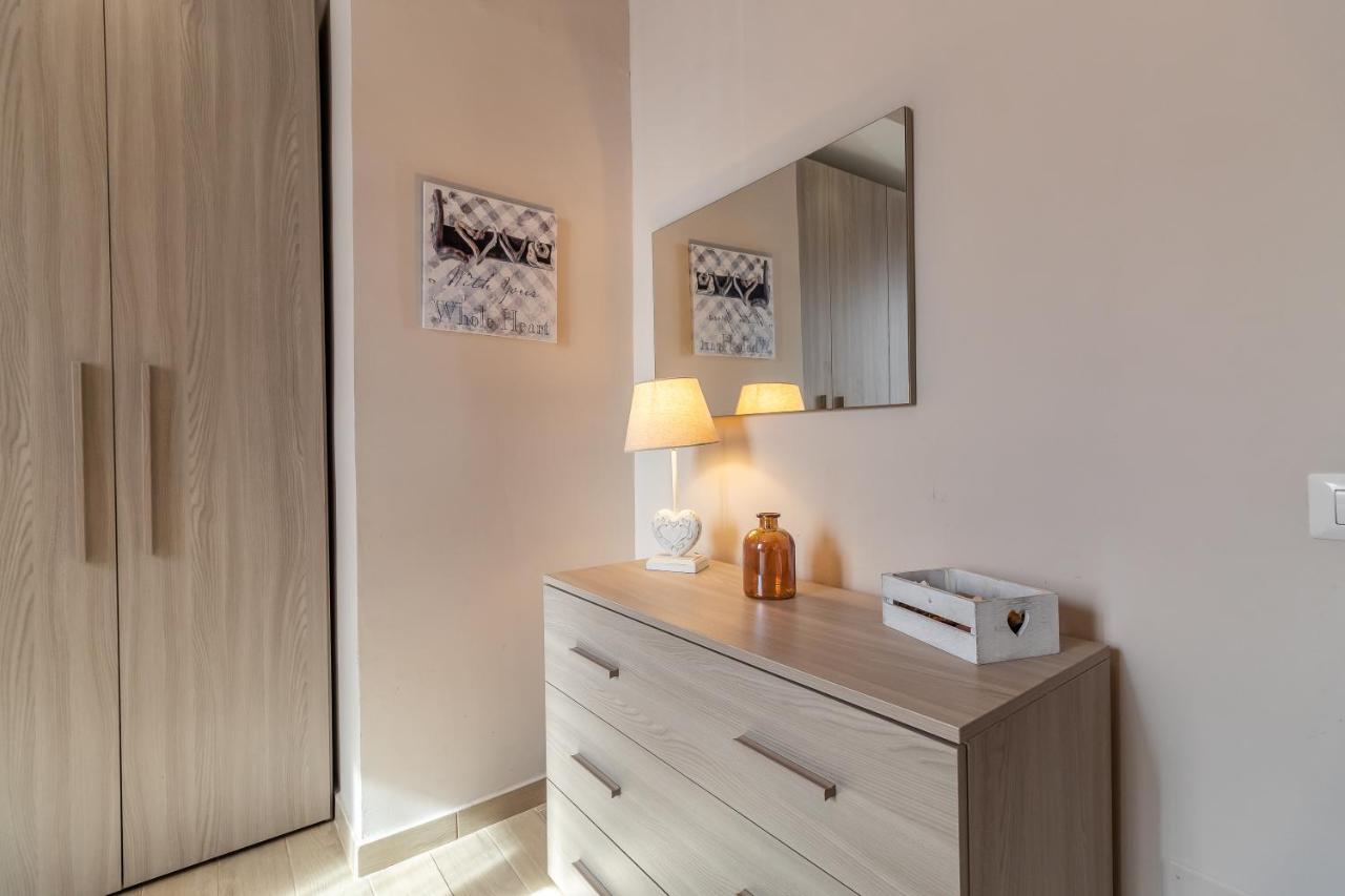 La Casa Rosa Apartment Терни Екстериор снимка
